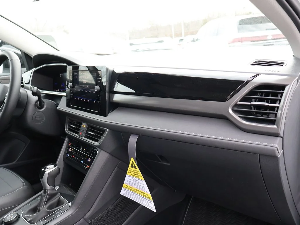 New 2026 White Volkswagen 1.5T SE Black image 14