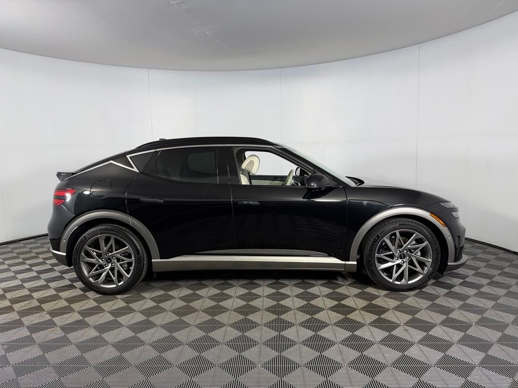 Used 2023 Black Genesis Advanced image 7