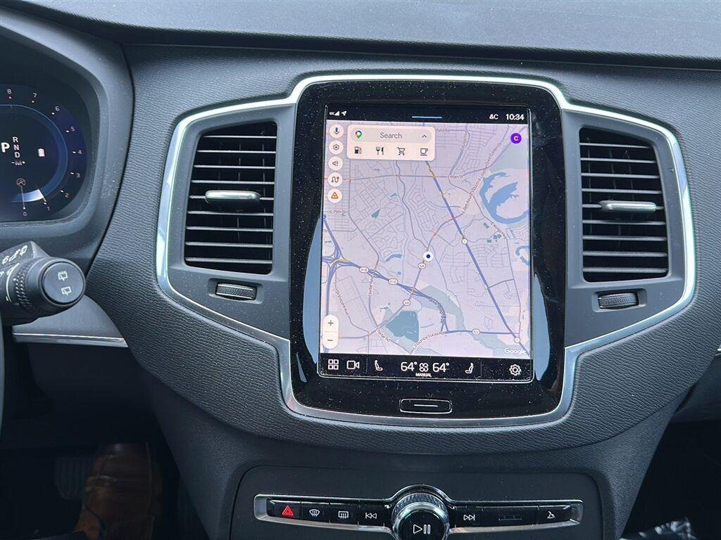 Used 2024 Crystal White Metallic Volvo Core Bright Theme image 8