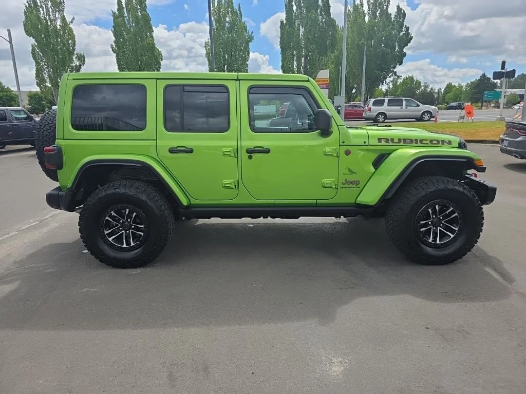 Used 2025 Green Jeep Rubicon image 6