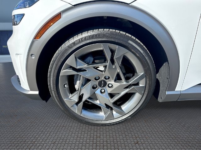 Used 2023 White Genesis Performance image 19
