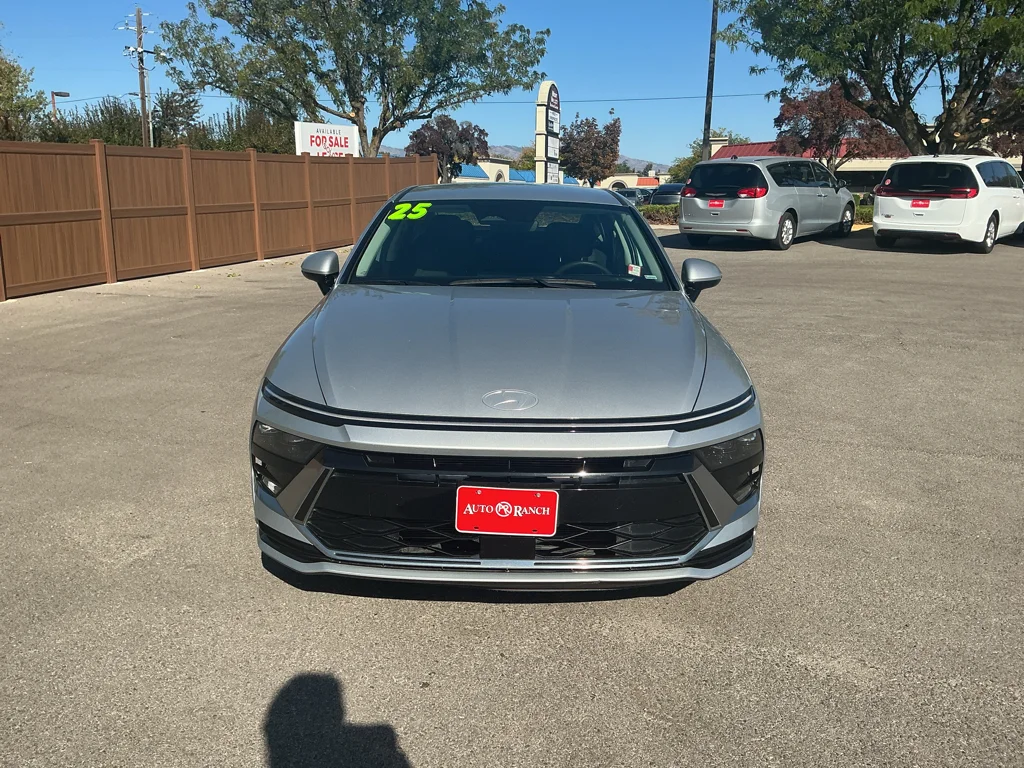 Used 2025 Aero Silver Hyundai SEL image 2
