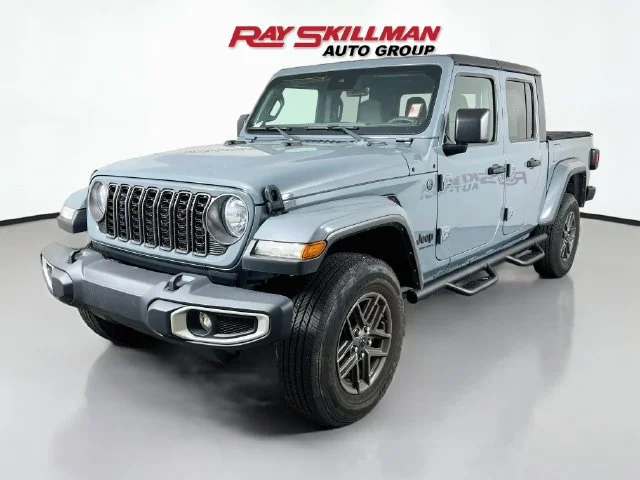 Used 2024 Gray Jeep Sport S image 3
