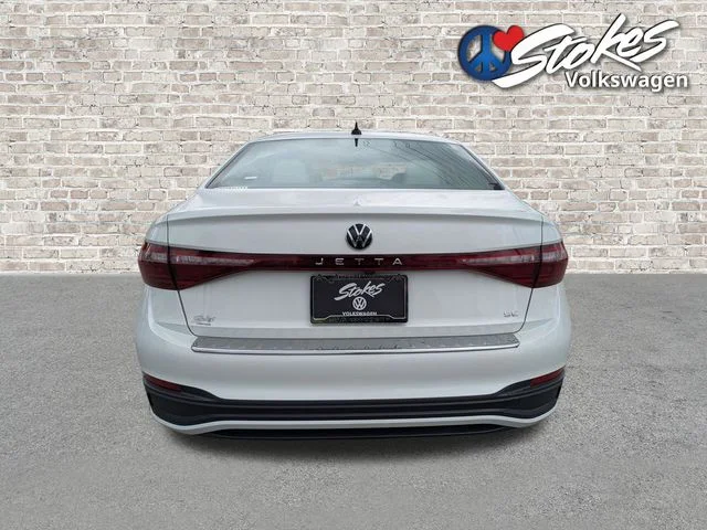 Used 2025 White Volkswagen 1.5T SE image 5