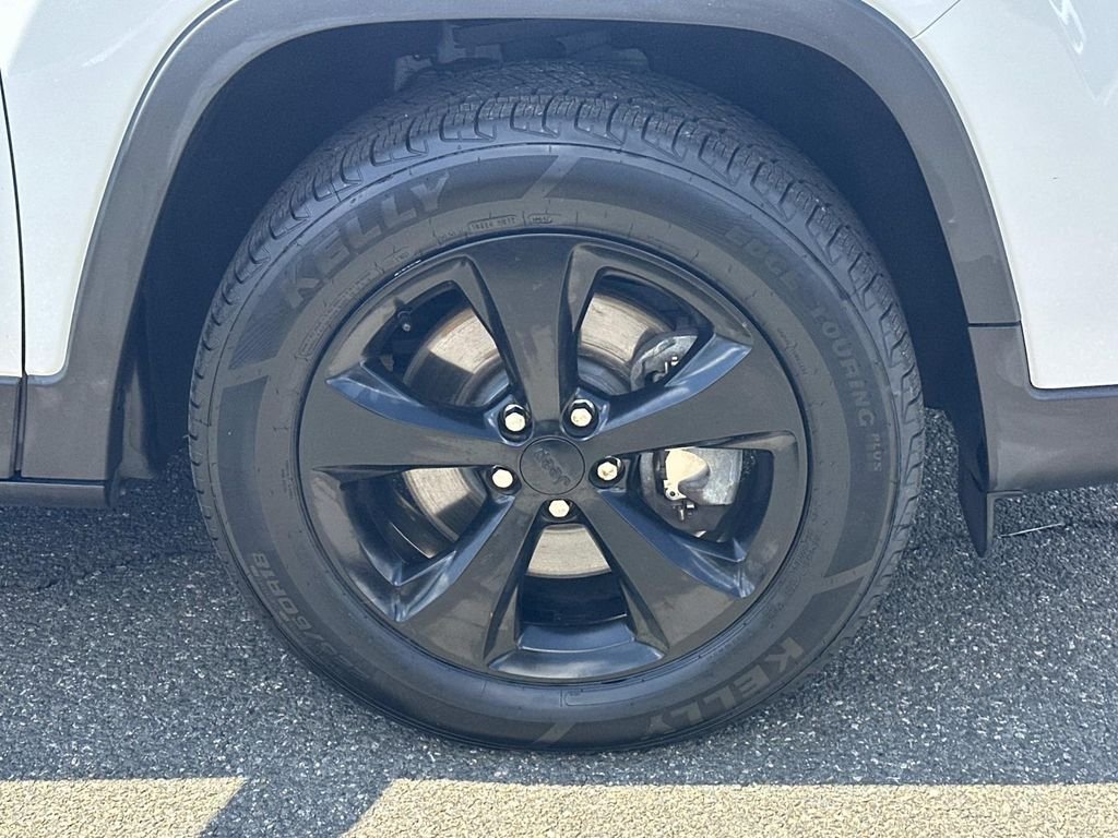 Used 2019 White Jeep Limited image 10