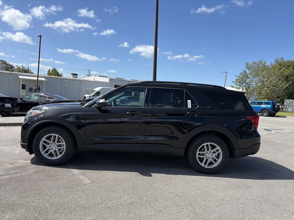 New 2027 Agate Black Metallic Ford Active image 4