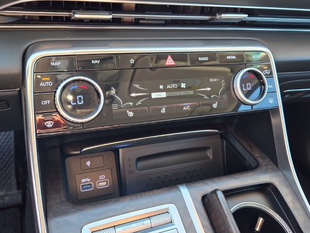 Used 2024 Silver Genesis 2.5T image 25