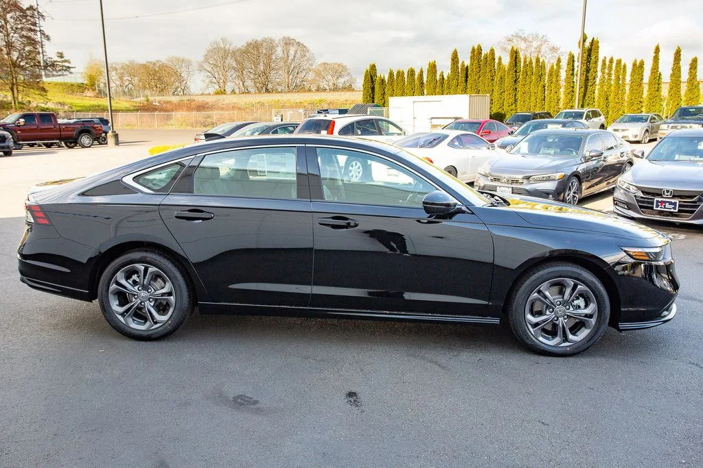 New 2026 Crystal Black Pearl Honda EX-L image 5