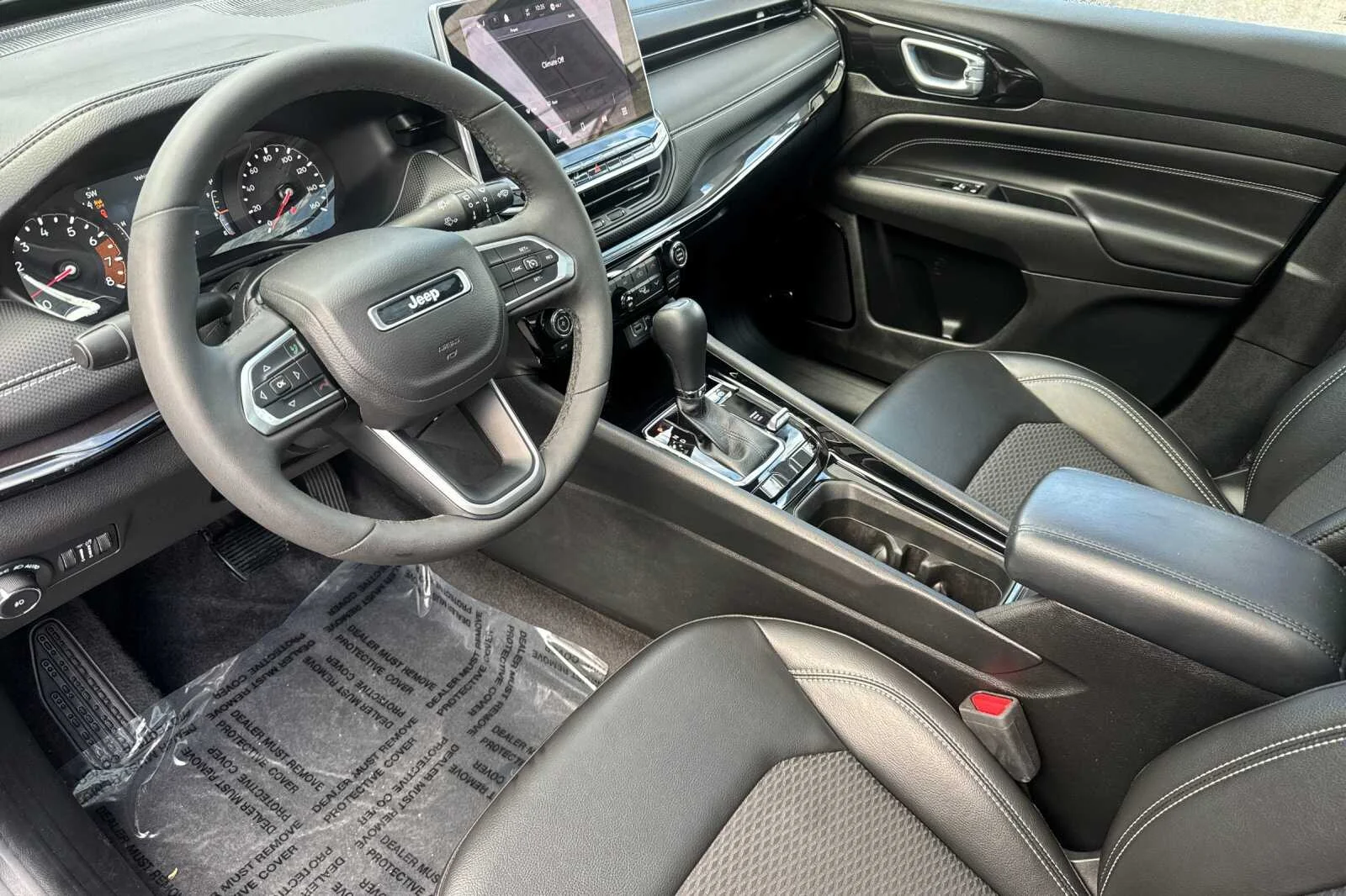 Used 2023 Gray Jeep Latitude image 10