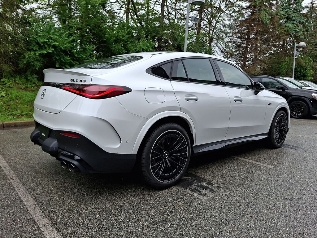 New 2026 MANUFAKTUR Moonlight White Metallic Mercedes-Benz AMG® GLC 43 4MATIC® Coupe image 6