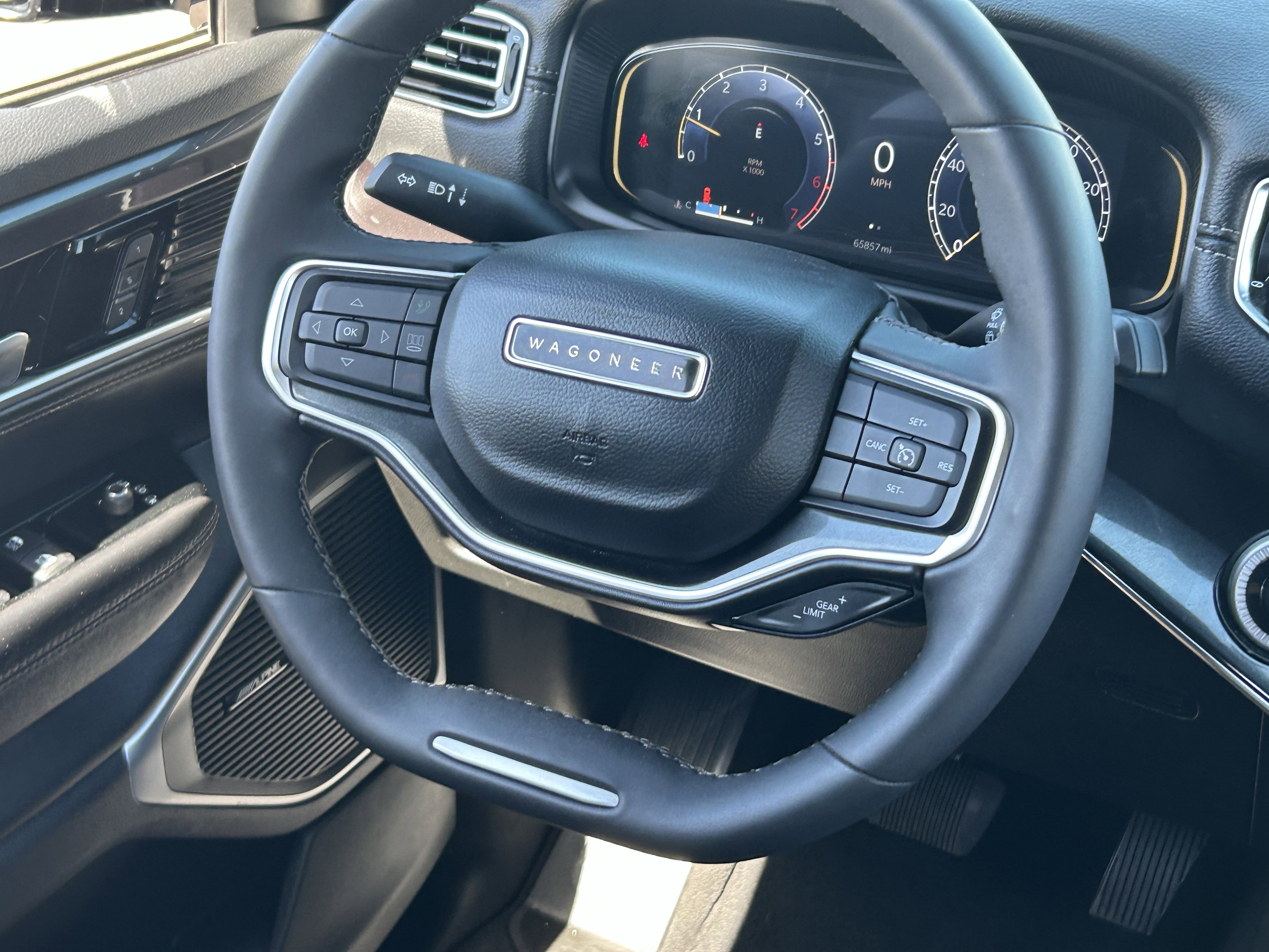 Used 2024 Diamond Black Crystal Pearlcoat Jeep Base image 16