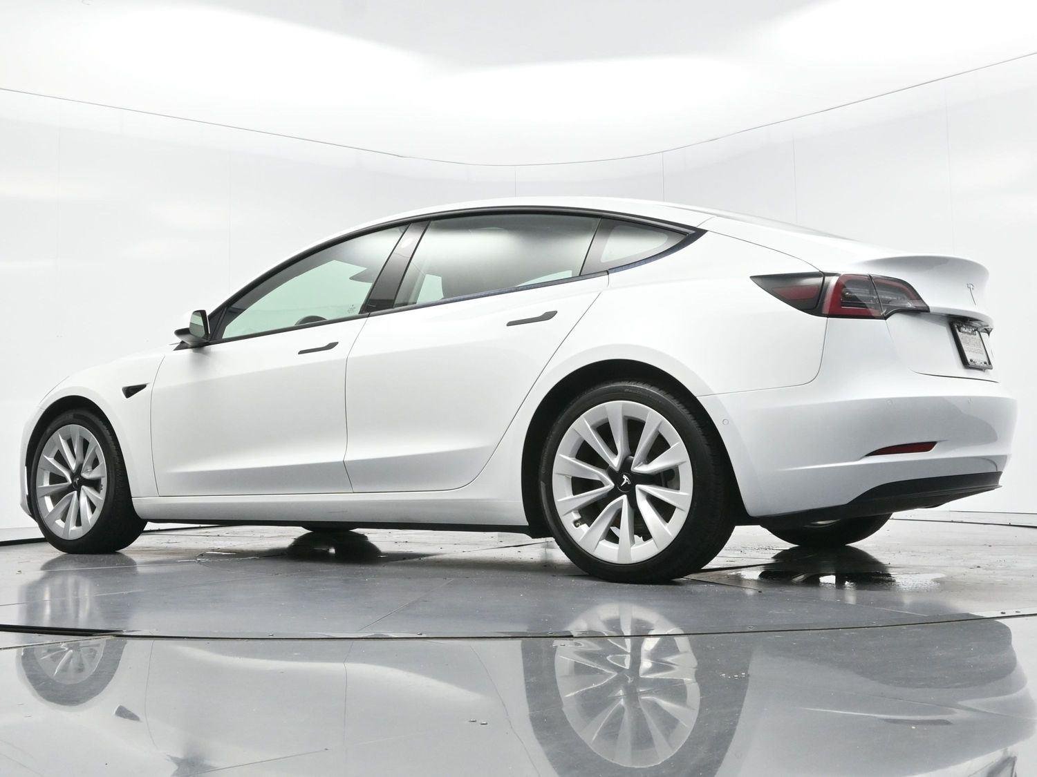 Used 2022 Pearl White Multi-Coat Tesla Base image 38