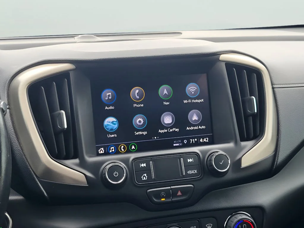 Used 2022 Hunter Metallic GMC Denali image 17