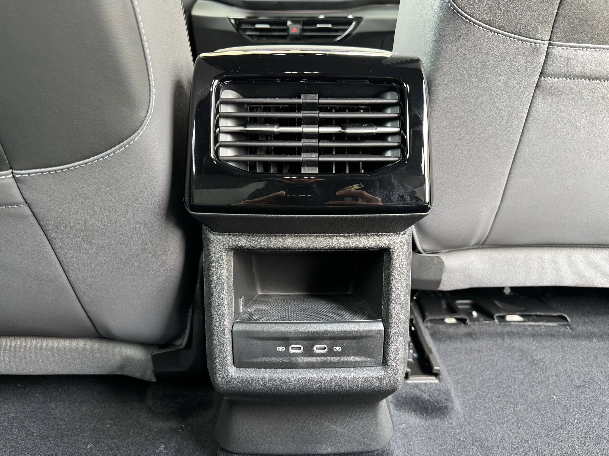 New 2026 Opal White Pearl Volkswagen Pro image 30