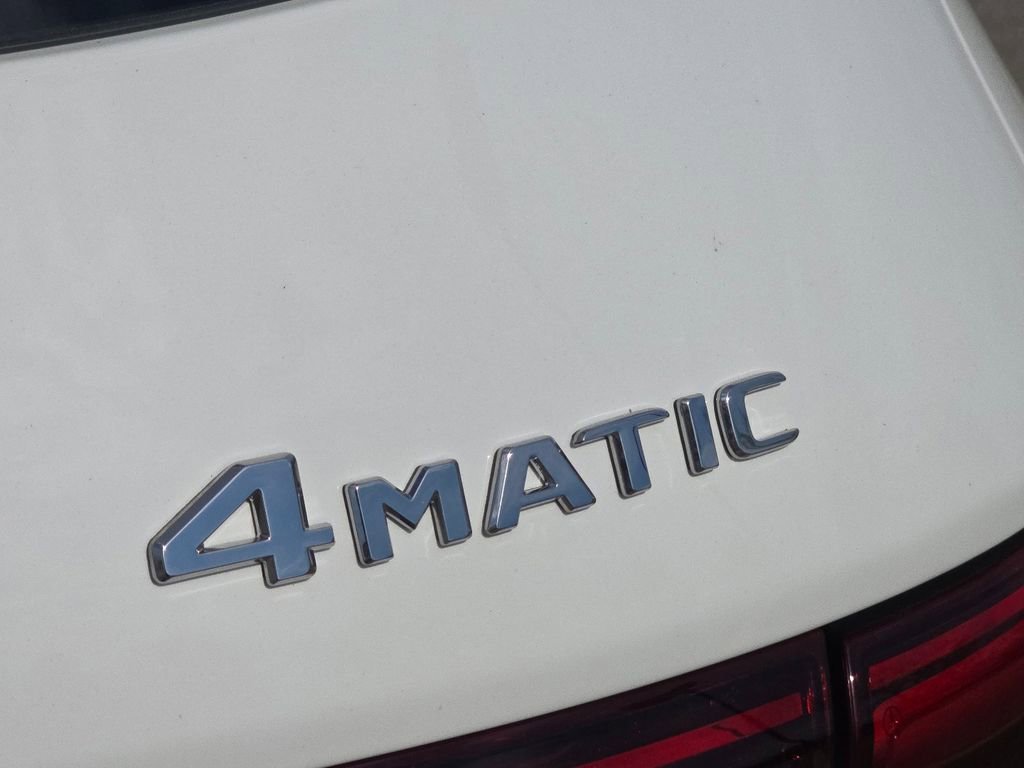 New 2026 Polar White Mercedes-Benz GLB 250 image 42