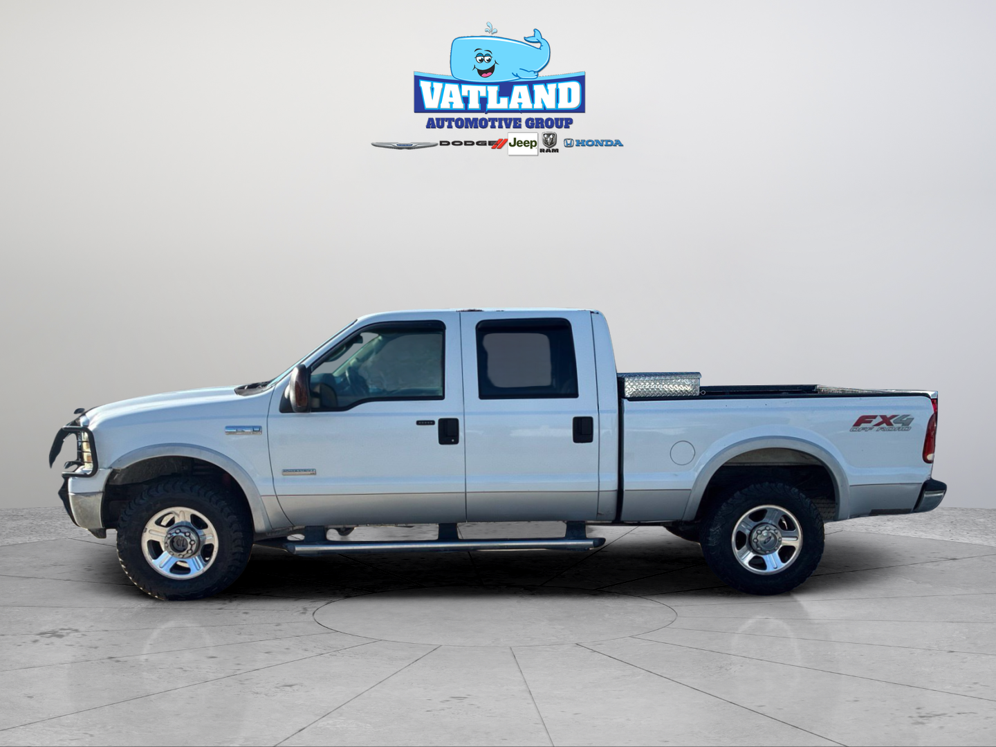 Used 2005 White Ford Lariat image 2