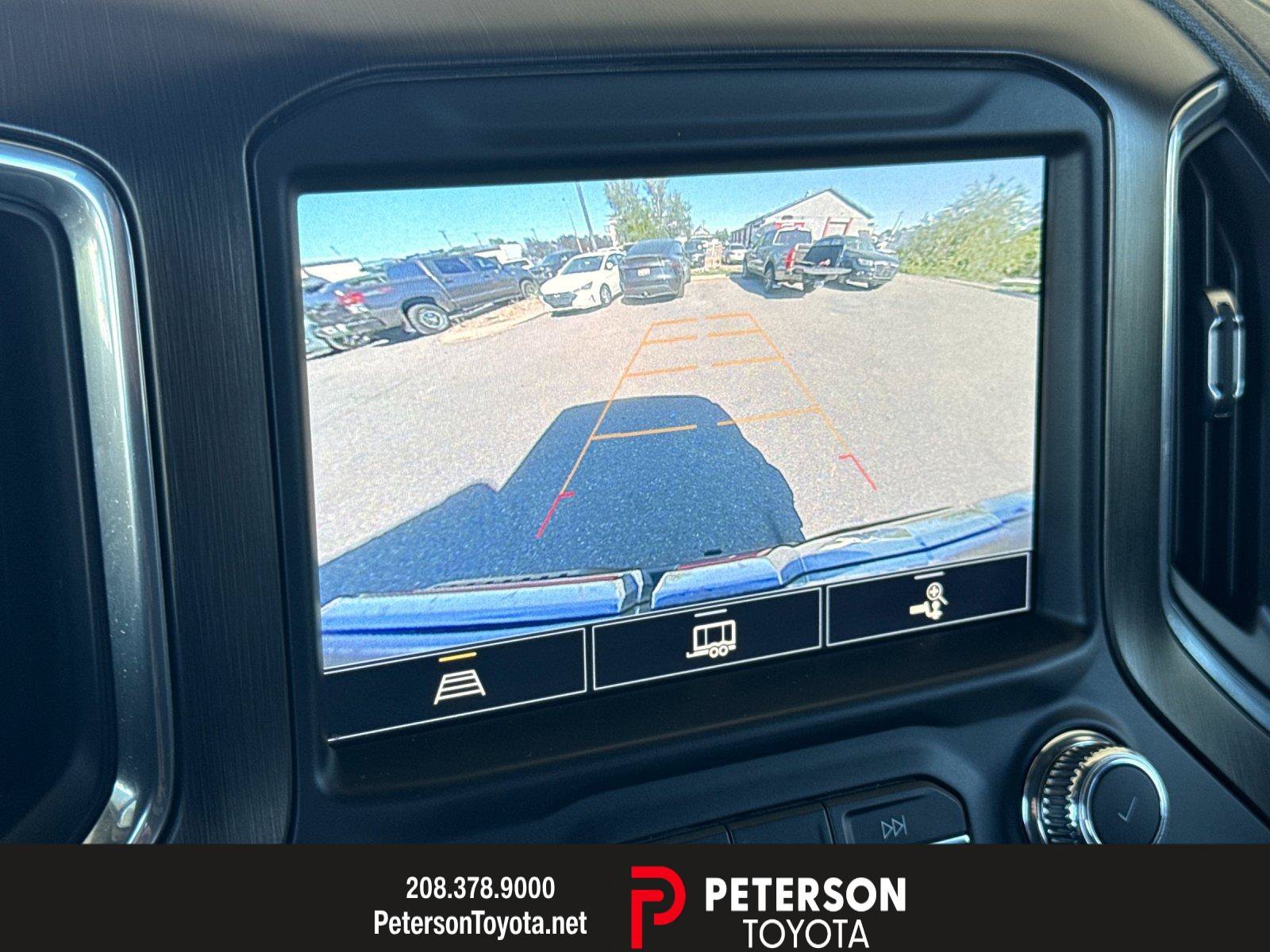 Used 2021  GMC AT4 image 17