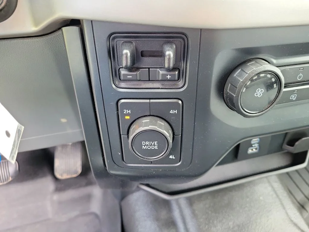 Used 2022 Oxford White Ford XL image 35