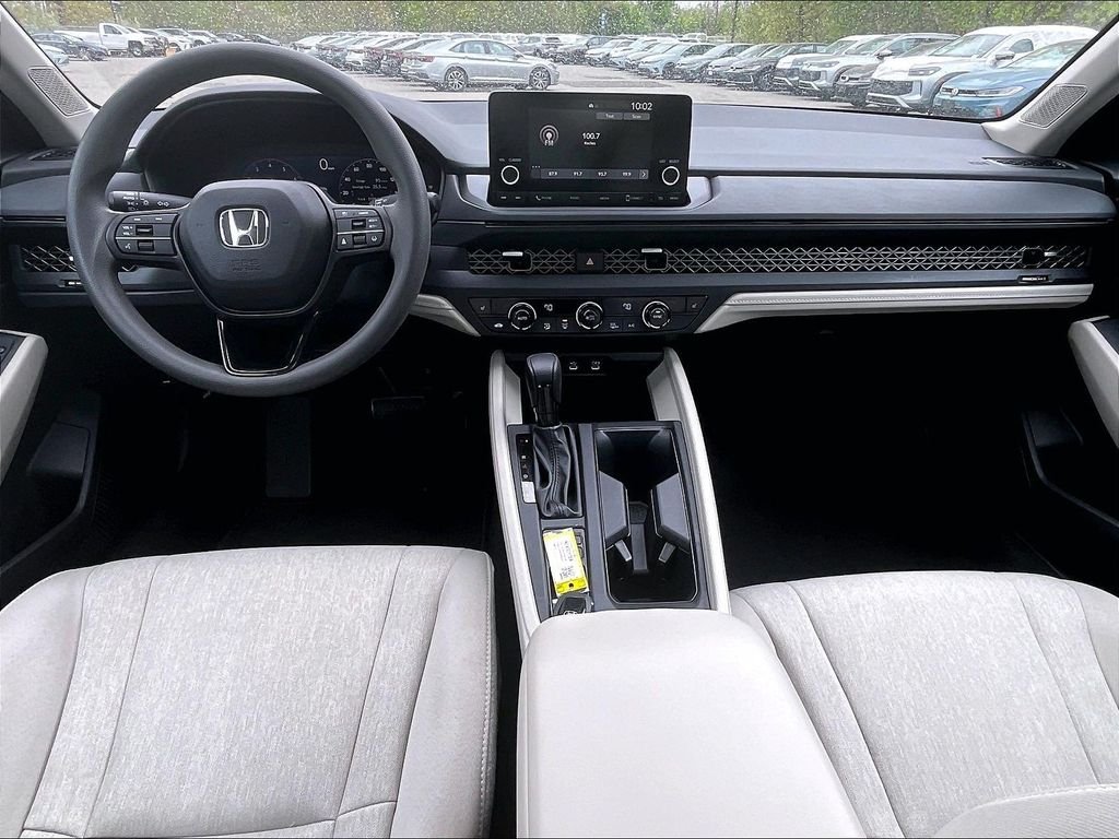 Used 2023 White Honda EX image 21