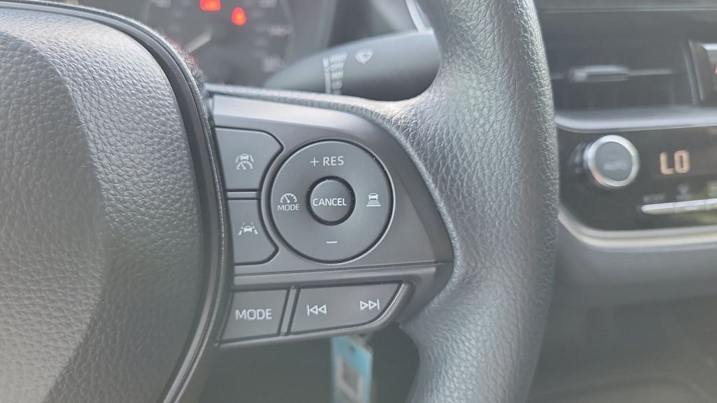 Certified Used 2025  Toyota LE image 23