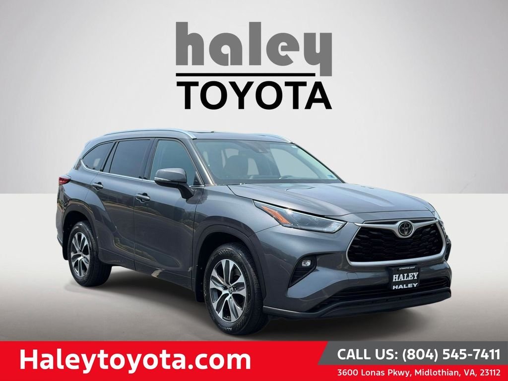 Used 2021 Gray Toyota XLE image 1
