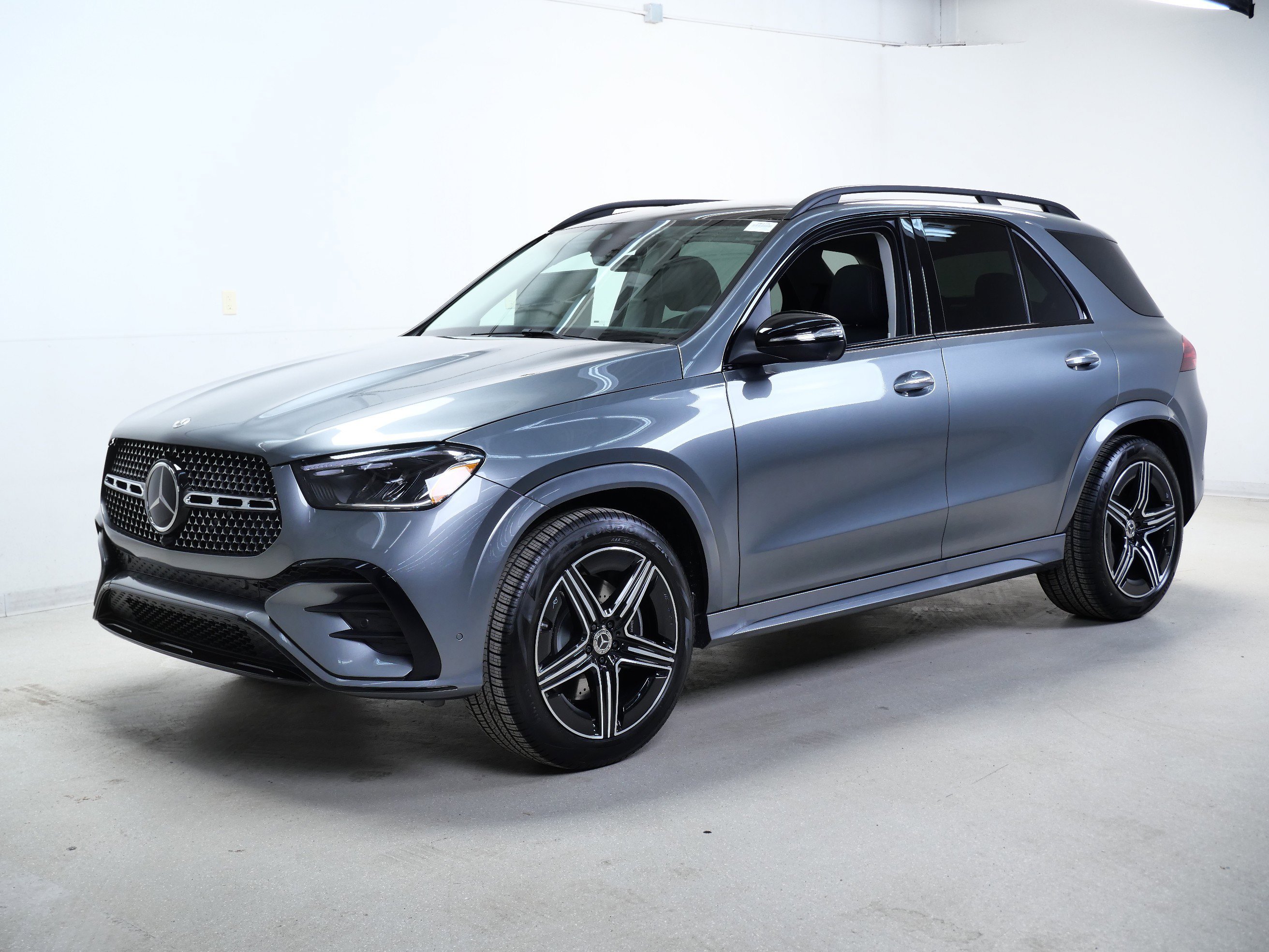 New 2026 Selenite Grey Metallic Mercedes-Benz GLE 350 image 4