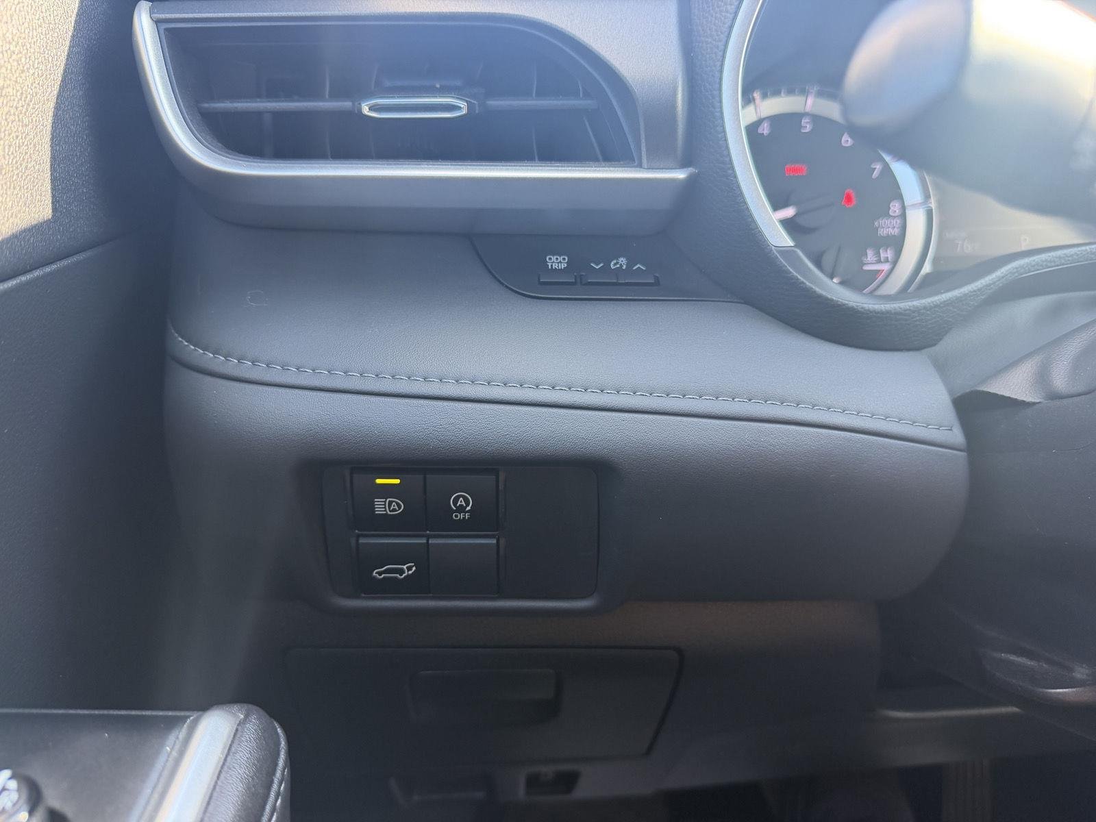Used 2023 Wind Chill Pearl Toyota XLE image 24