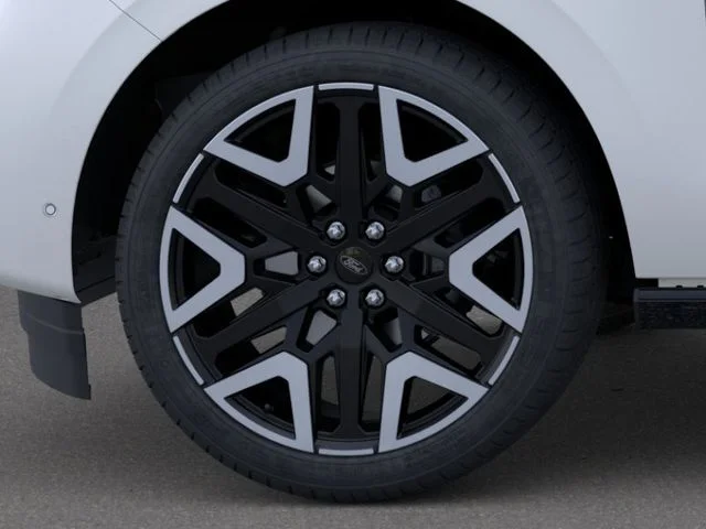 New 2026 Star White Metallic Tri-Coat Ford MAX Platinum® image 19