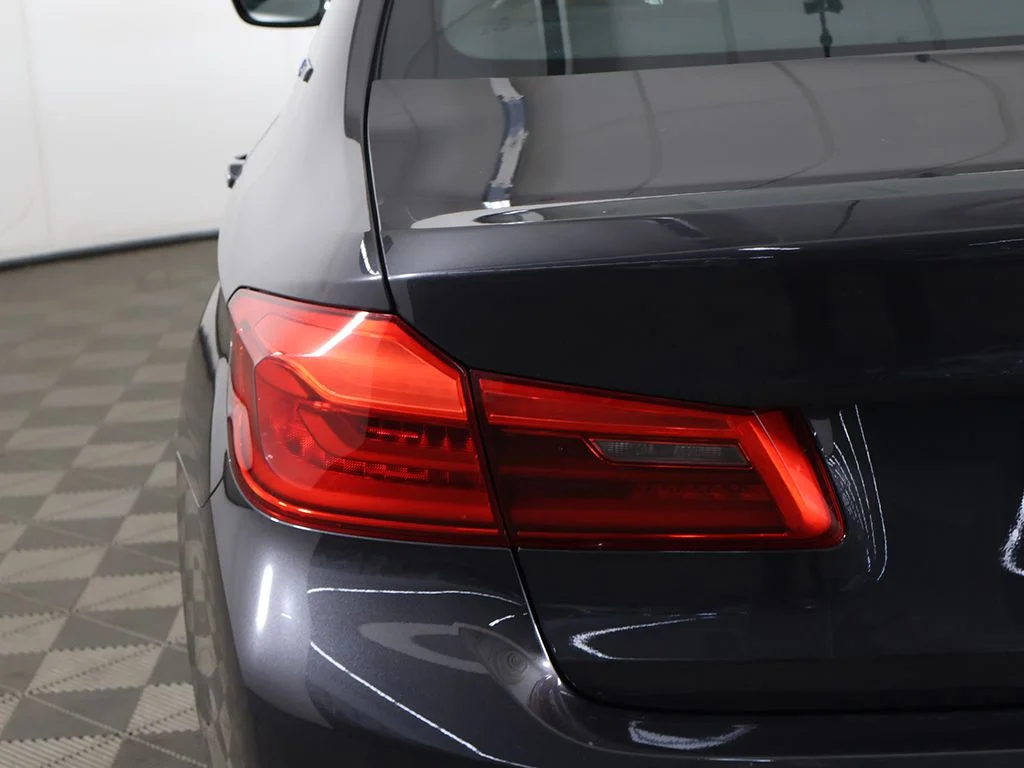 Used 2018 Dark Graphite BMW 530e xDrive iPerformance image 17