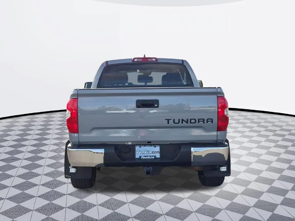Used 2020 Cement Toyota SR5 image 5