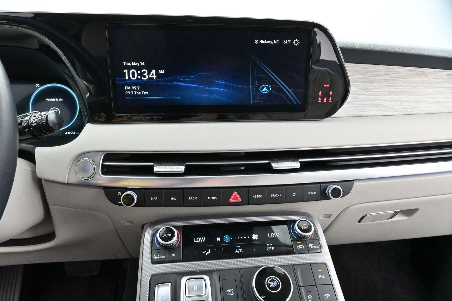 Used 2024 Hyper White Hyundai Calligraphy image 24