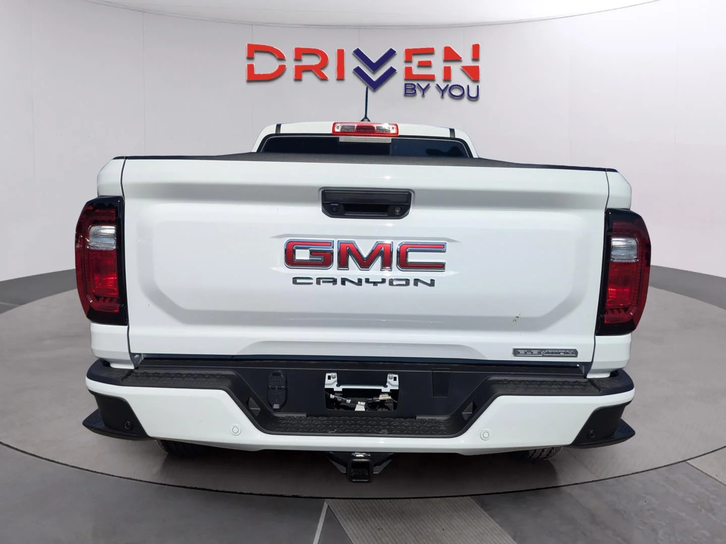 New 2026 Summit White GMC Elevation image 4