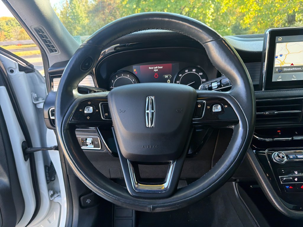 Used 2020 White Lincoln Standard image 18