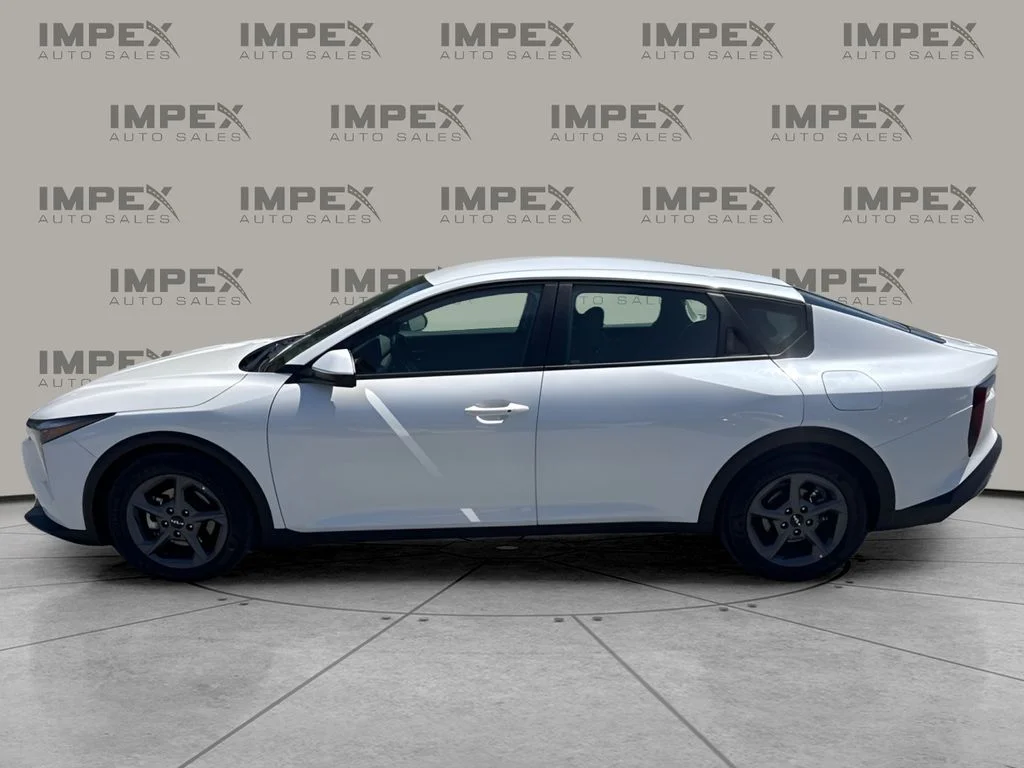 Used 2025 White Kia LXS image 2