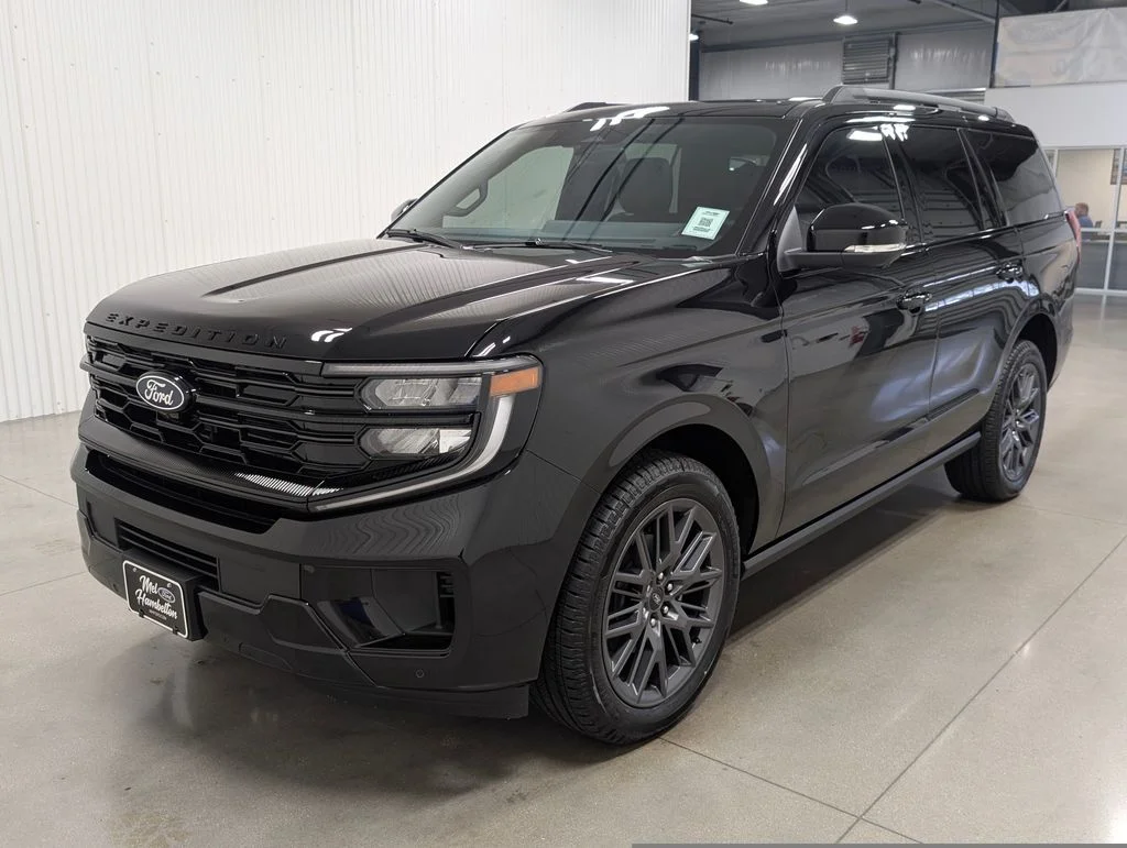 New 2027 Agate Black Metallic Ford Platinum image 18
