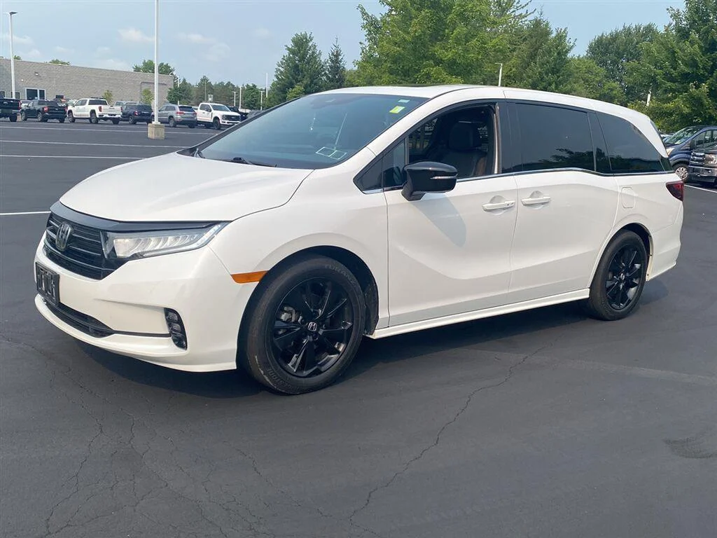 Used 2023 Platinum White Pearl Honda Sport image 9