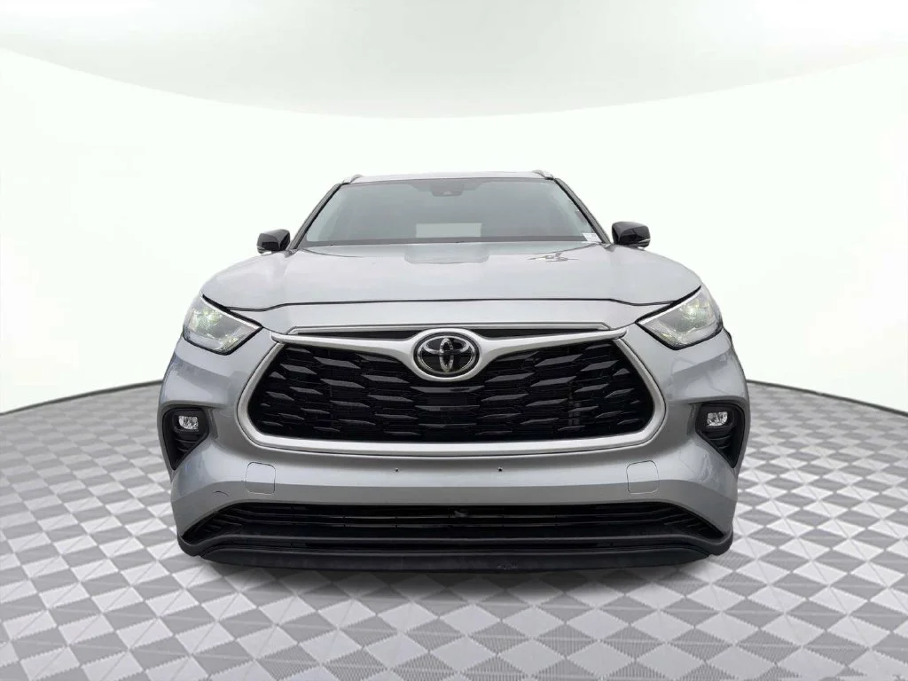 Certified Used 2024 Celestial Silver Metallic Toyota XLE image 8