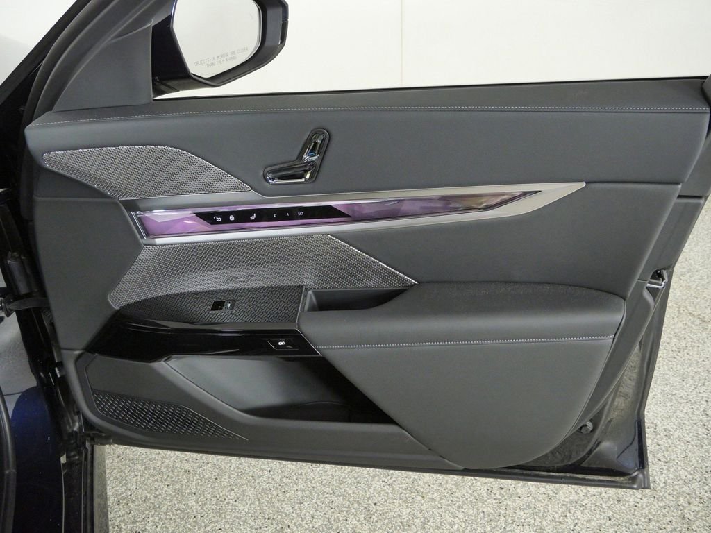 New 2026 Carbon Black Metallic BMW xDrive60 image 20
