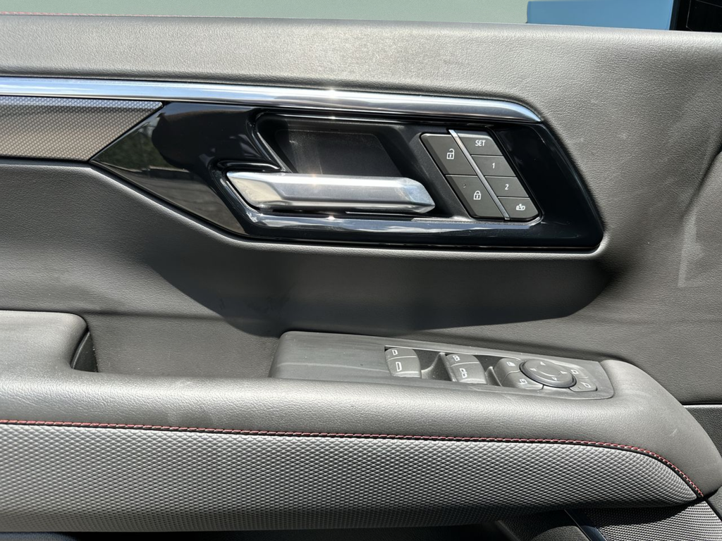 Used 2025 Black Chevrolet RST image 21