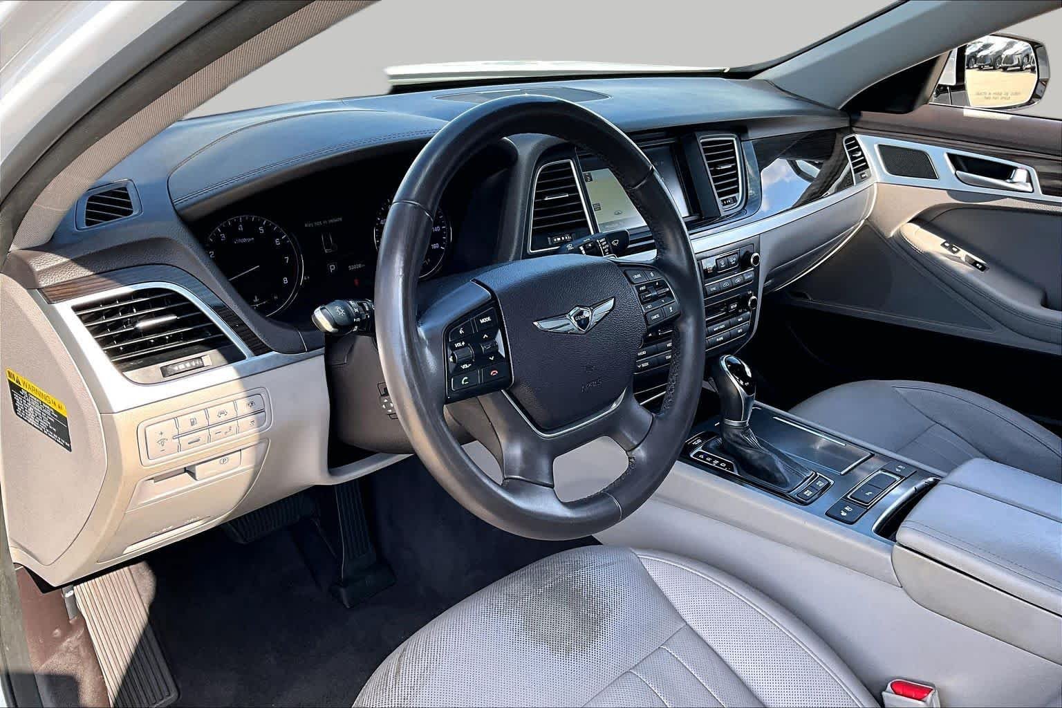 Used 2017 Casablanca White Genesis 3.8L image 18