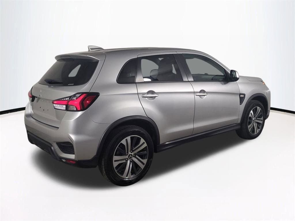 Used 2024  Mitsubishi 2.0 ES image 5