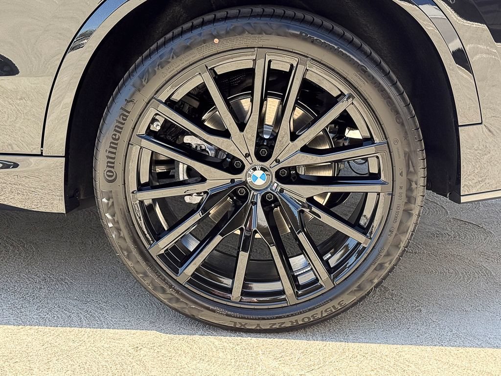 New 2026 Black Sapphire Metallic BMW xDrive40i image 7