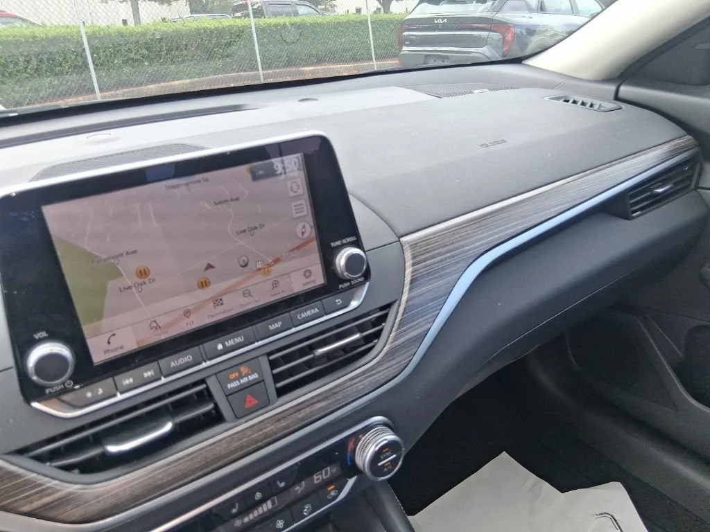 Used 2019 L-gy Nissan 2.5 Platinum image 14