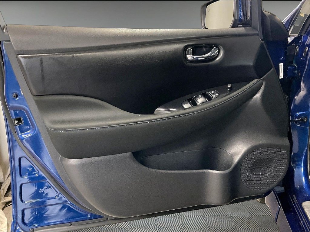 Used 2025 Blue Nissan SV Plus image 9