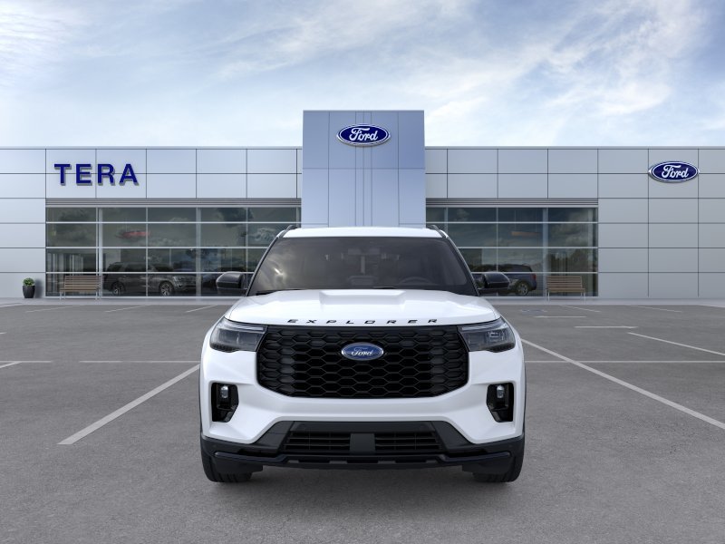 New 2026 Star White Metallic Tri-Coat Ford ST-Line image 29