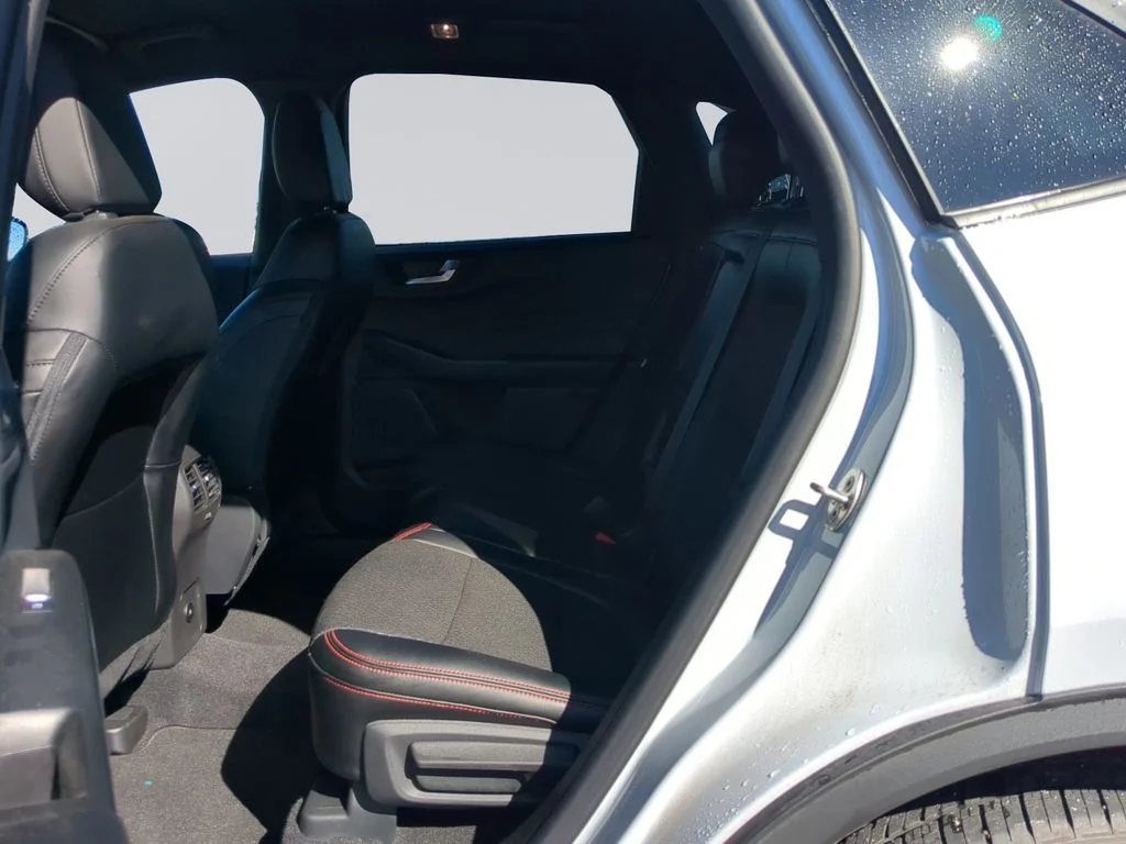 Used 2025 Silver Ford ST-Line Select image 18