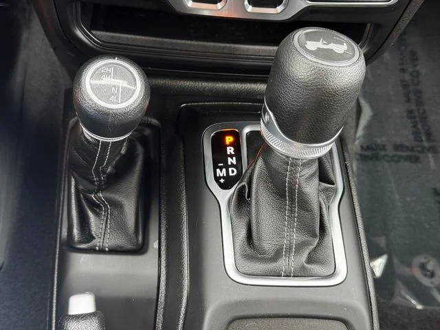 Certified Used 2025  Jeep Sport image 36