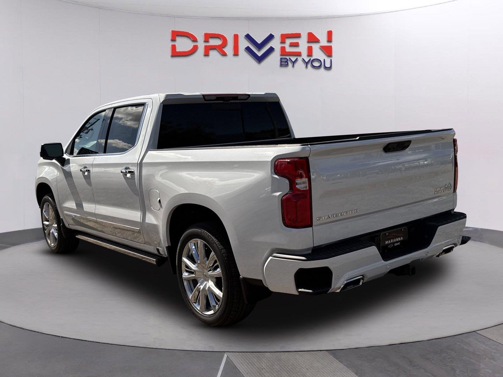 New 2026 Polar White Tricoat Chevrolet High Country image 6