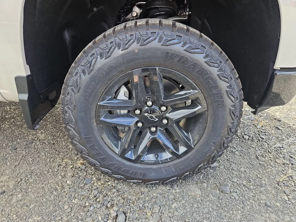 New 2026 White Sands Chevrolet Custom Trail Boss image 30