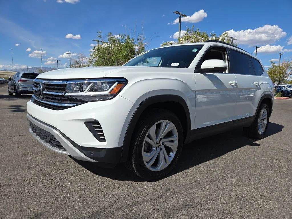 Used 2021 White Volkswagen 2.0T SE w/Technology image 2